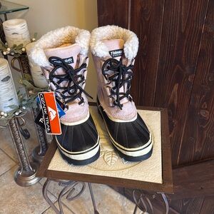 Winter boots by Thinsulate insulation, Ozark Trail